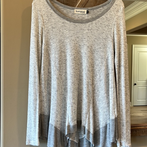 B Original Heather Gray Speckled Top Flowy Ruffle Hem Womens Medium - Picture 8 of 11